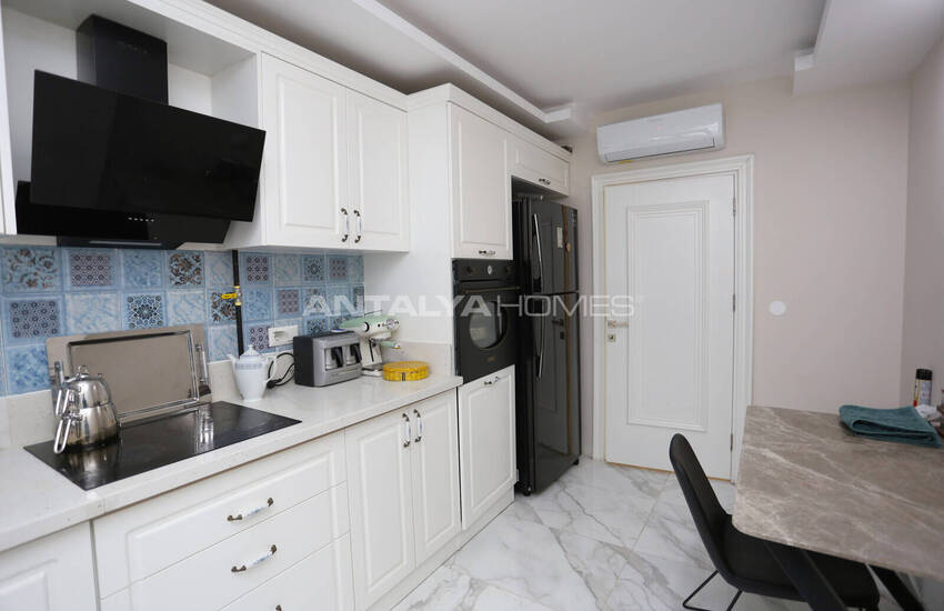 Apartment Near the Sea and Airport in Antalya Muratpasa 12