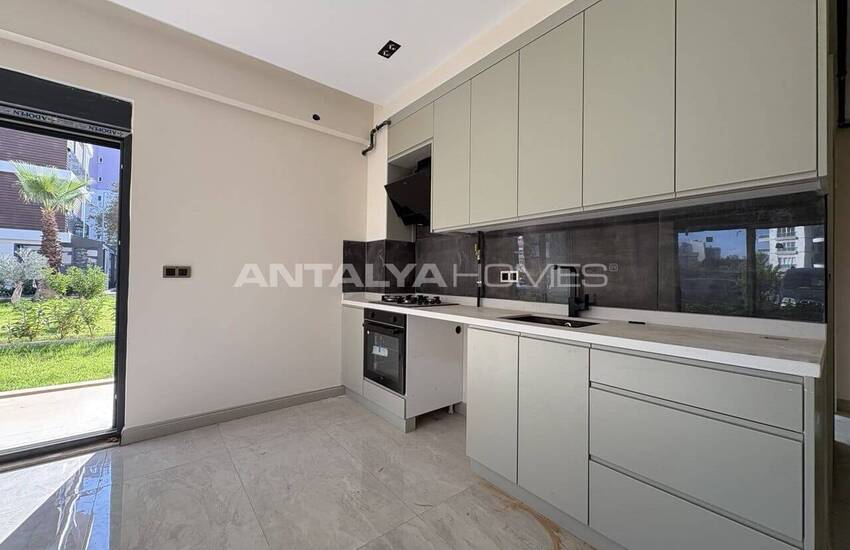 1 and 2-bedroom Flats in a Complex with Pool in Antalya Lara 14