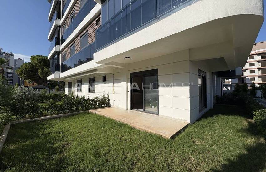 1 and 2-bedroom Flats in a Complex with Pool in Antalya Lara 21