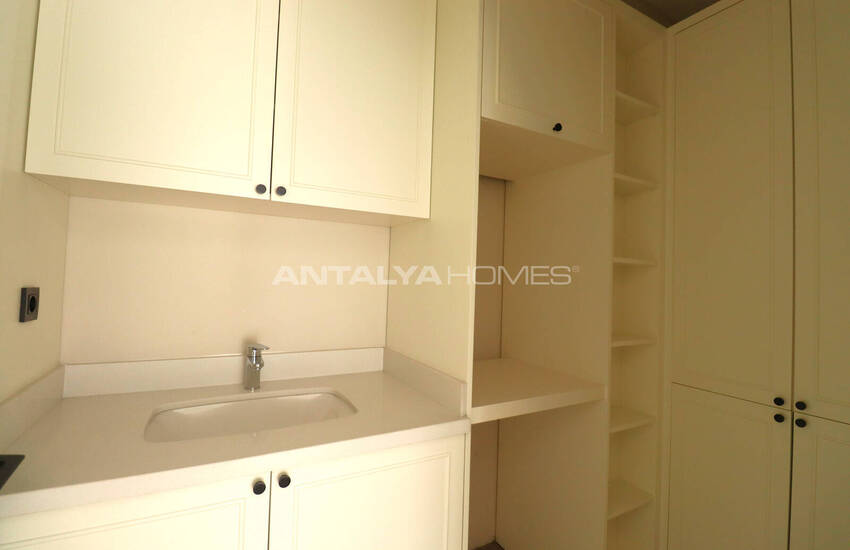 Woning Met 4 Slaapkamers, Zwembad En Tuin In Döşemealtı Antalya 26