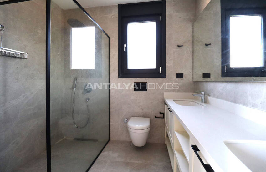 Woning Met 4 Slaapkamers, Zwembad En Tuin In Döşemealtı Antalya 25