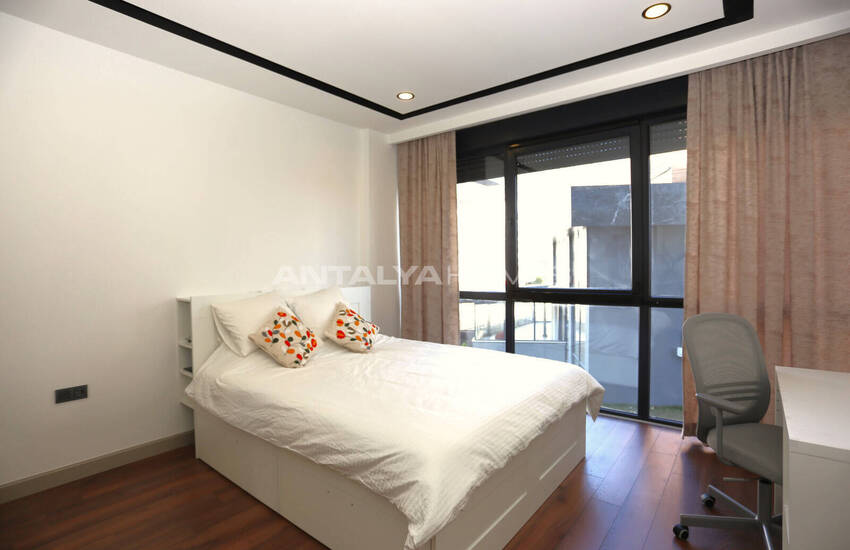 آپارتمان با منظره کوهستان در ویستا پریمیوم با استخر در کنییالتی 12