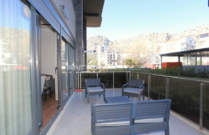 آپارتمان با منظره کوهستان در ویستا پریمیوم با استخر در کنییالتی 21