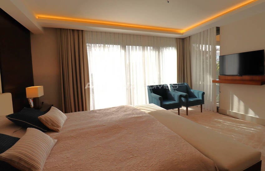 آپارتمان دوبلکس ۴ خوابه با کف باغ در آنتالیا 27