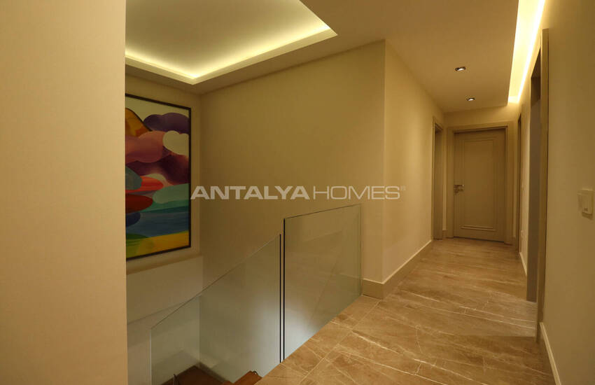 آپارتمان دوبلکس ۴ خوابه با کف باغ در آنتالیا 49