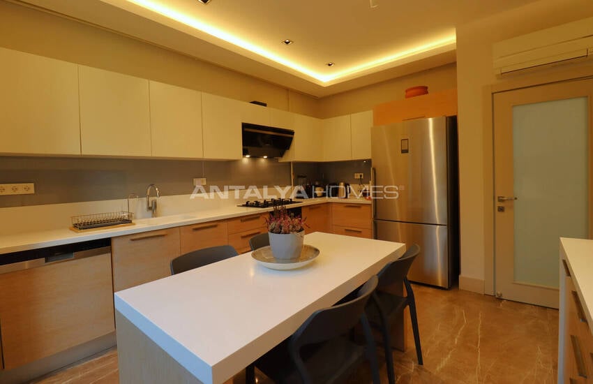 آپارتمان دوبلکس ۴ خوابه با کف باغ در آنتالیا 25