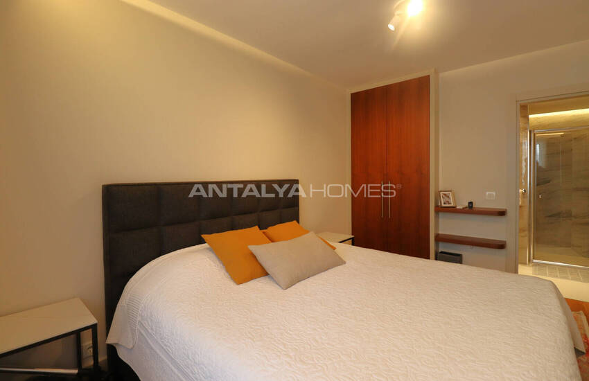 آپارتمان دوبلکس ۴ خوابه با کف باغ در آنتالیا 37