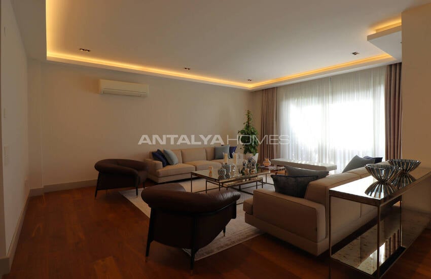 آپارتمان دوبلکس ۴ خوابه با کف باغ در آنتالیا 21