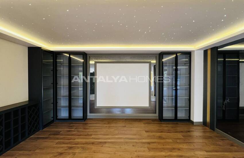 Vrijstaande Woning Met 6 Slaapkamers Vlakbij Het Zee In Antalya 8