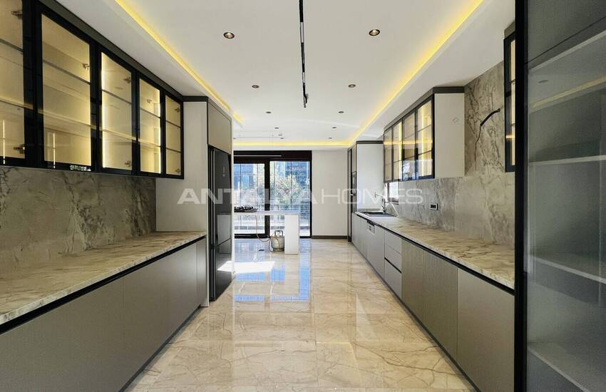 Vrijstaande Woning Met 6 Slaapkamers Vlakbij Het Zee In Antalya 12