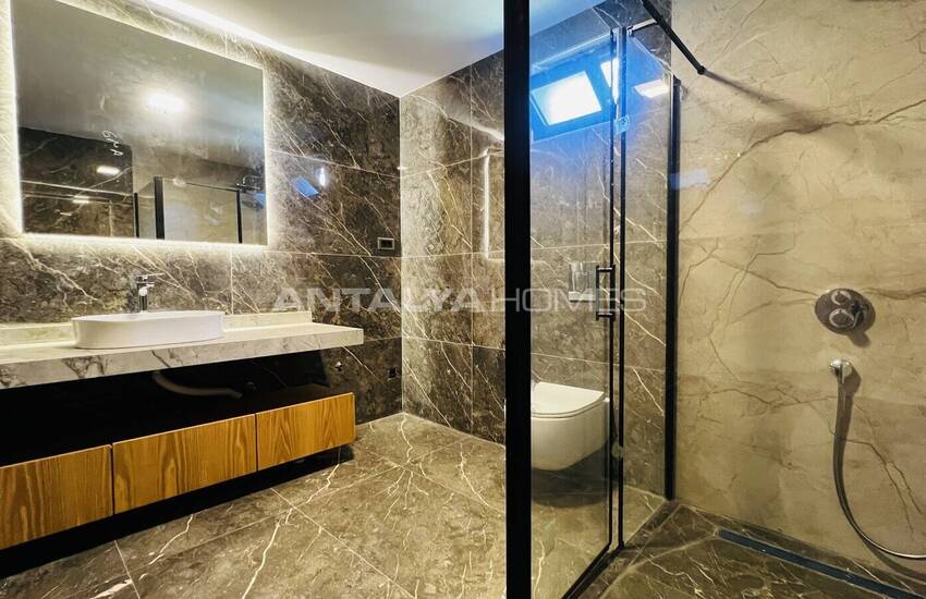 Vrijstaande Woning Met 6 Slaapkamers Vlakbij Het Zee In Antalya 27