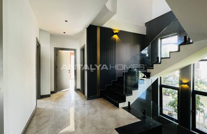 Vrijstaande Woning Met 6 Slaapkamers Vlakbij Het Zee In Antalya 31