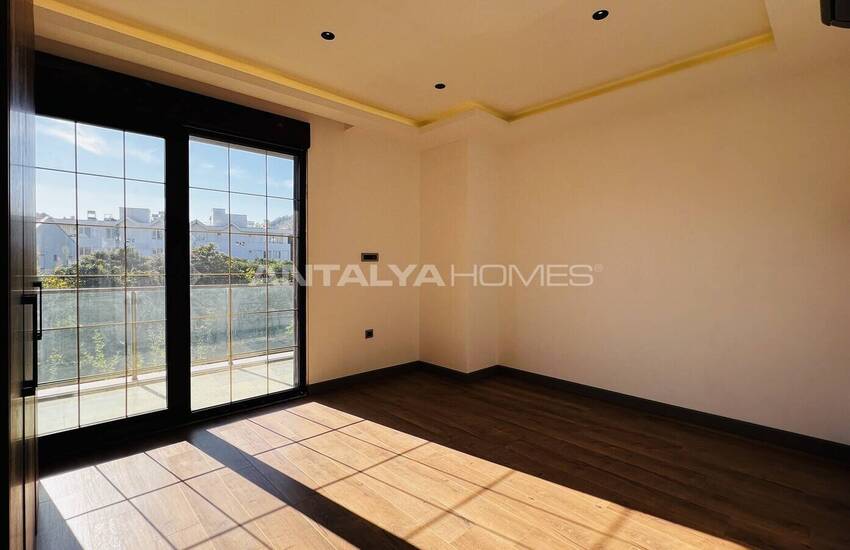 Vrijstaande Woning Met 6 Slaapkamers Vlakbij Het Zee In Antalya 17