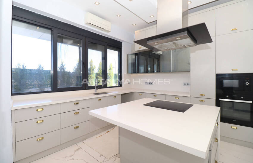 Вилла с общим бассейном в Анталии, Дёшемеалты, рядом с университетом 21