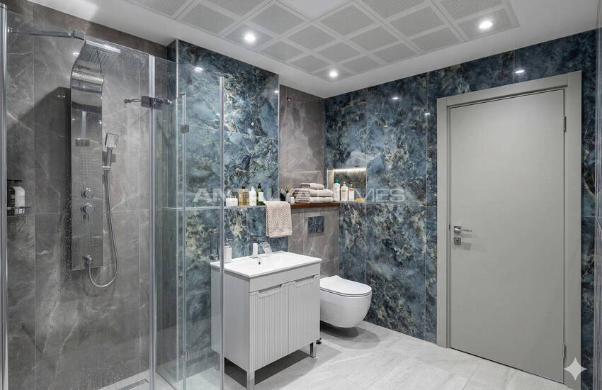 آپارتمان‌هایی با استخر عمومی نزدیک به دریا در بلک 22