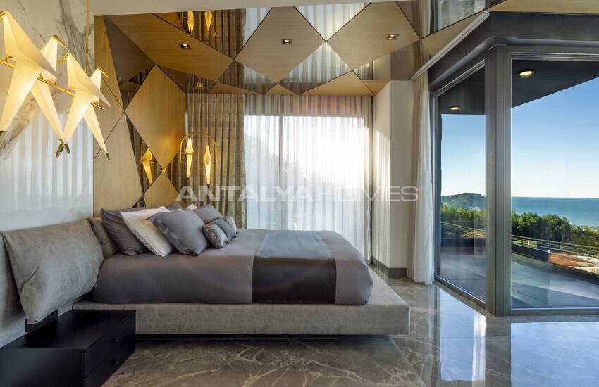 Alanya Bektaş'ta Havuzlu Satılık 3+1 Müstakil Villa 26