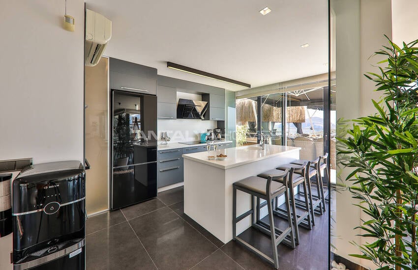 Kaş Kalkan’da Deniz ve Dağ Manzaralı Özel Havuzlu Villa 39