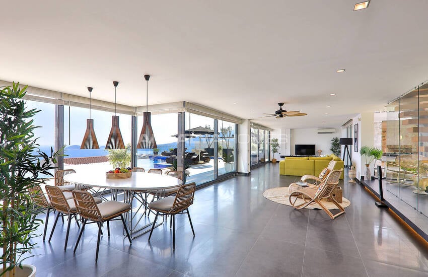 Kaş Kalkan’da Deniz ve Dağ Manzaralı Özel Havuzlu Villa 29