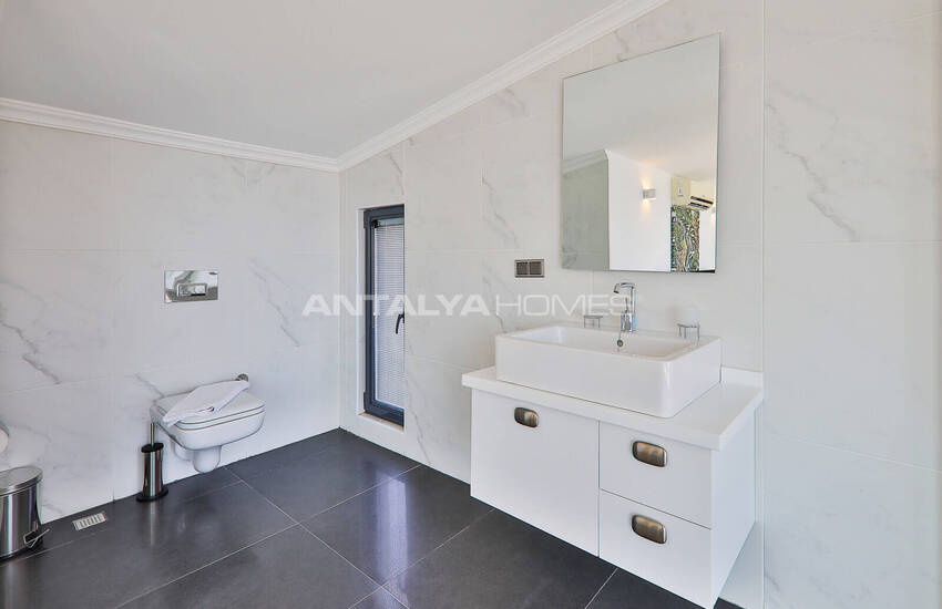 Kaş Kalkan’da Deniz ve Dağ Manzaralı Özel Havuzlu Villa 52