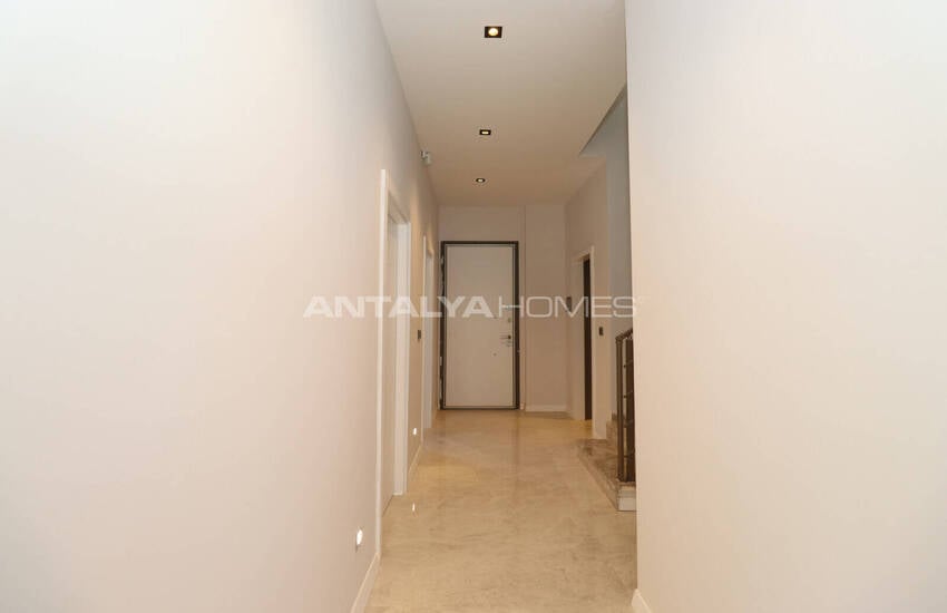 Antalya Döşemealtı’nda Özel Havuzlu ve Bahçeli Villalar 36