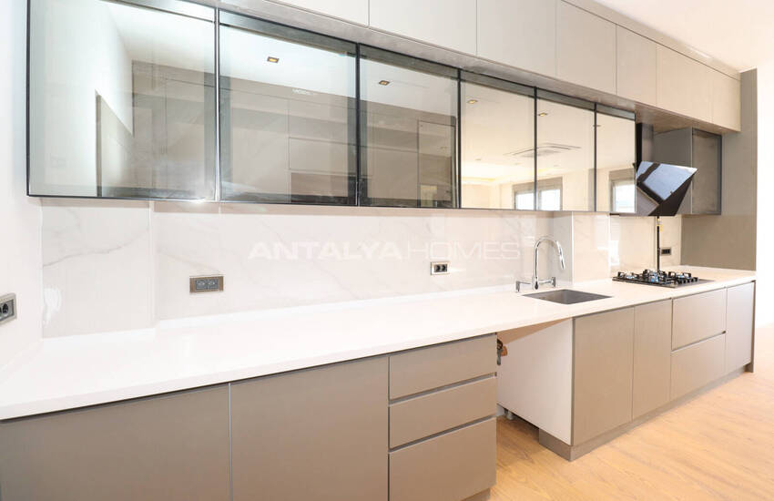 Antalya Döşemealtı’nda Özel Havuzlu ve Bahçeli Villalar 16