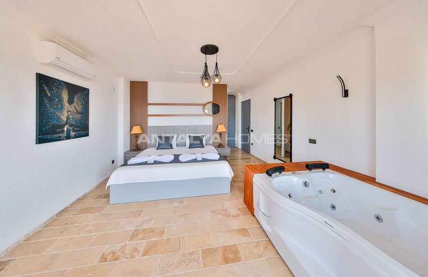 Antalya Kalkan'da Sonsuzluk Havuzlu 4+1 Lüks Villa 27