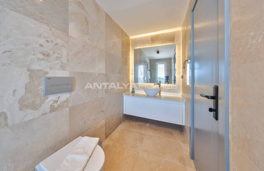 Antalya Kalkan'da Sonsuzluk Havuzlu 4+1 Lüks Villa 35