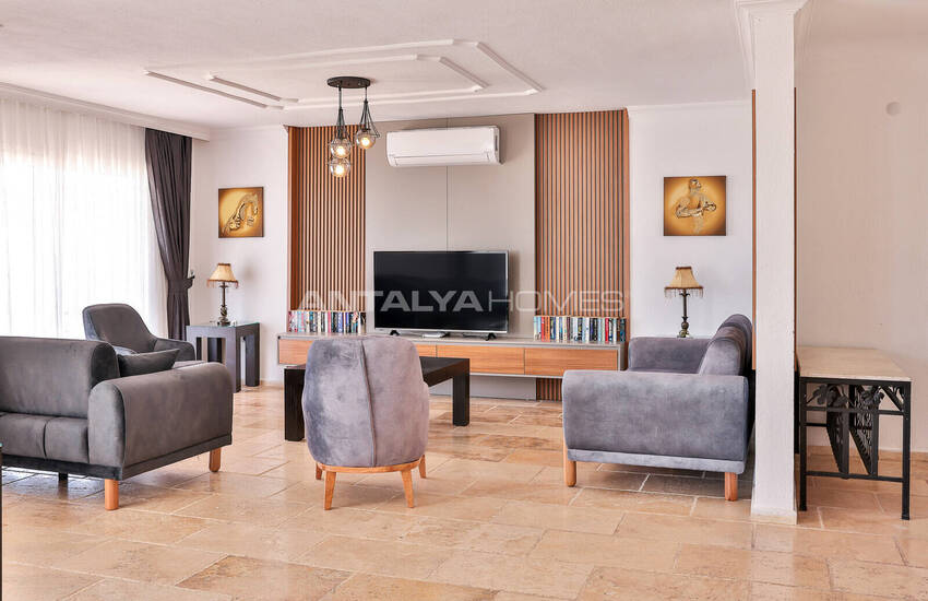Antalya Kalkan'da Sonsuzluk Havuzlu 4+1 Lüks Villa 18