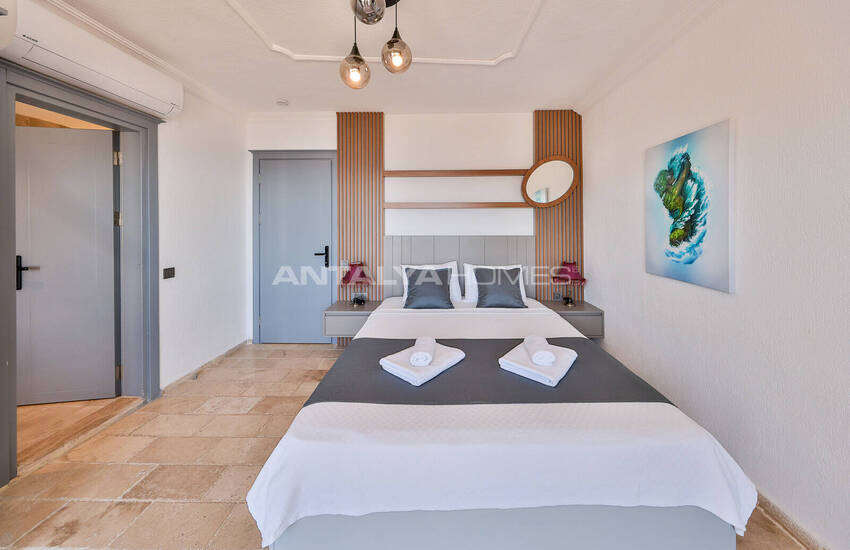 Antalya Kalkan'da Sonsuzluk Havuzlu 4+1 Lüks Villa 31