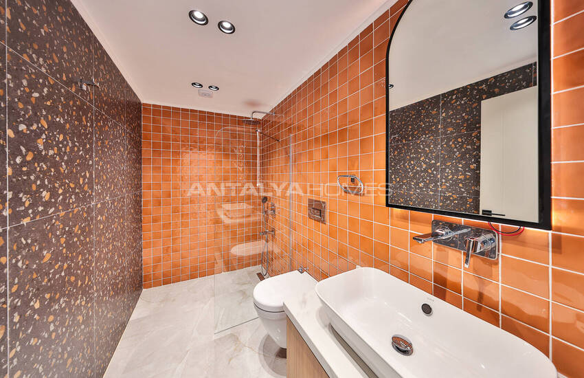 Antalya Kalkan'da Panoramik Deniz Manzaralı 4 Katlı Villa 50