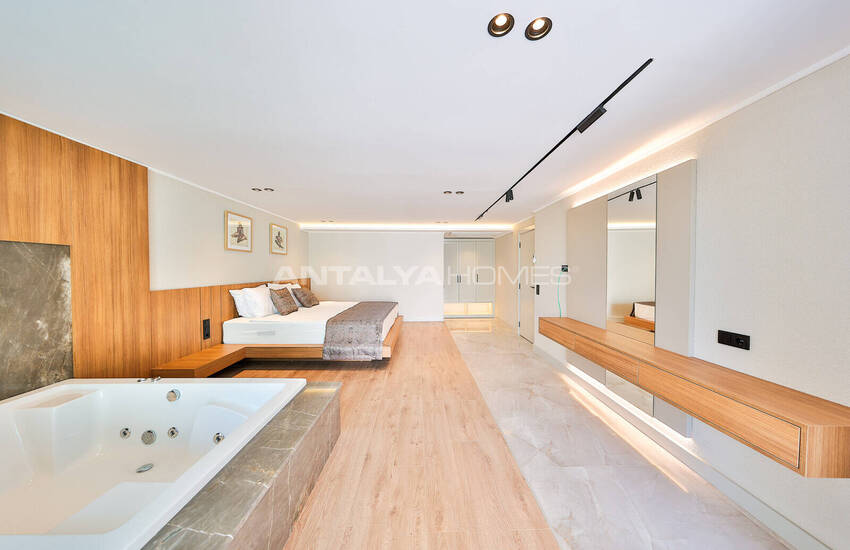 Antalya Kalkan'da Panoramik Deniz Manzaralı 4 Katlı Villa 37