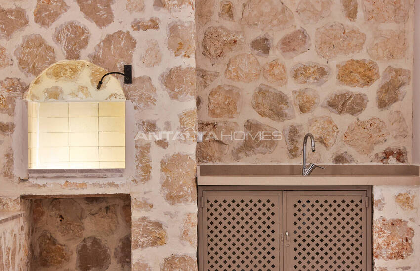 Antalya Kalkan'da Panoramik Deniz Manzaralı 4 Katlı Villa 66