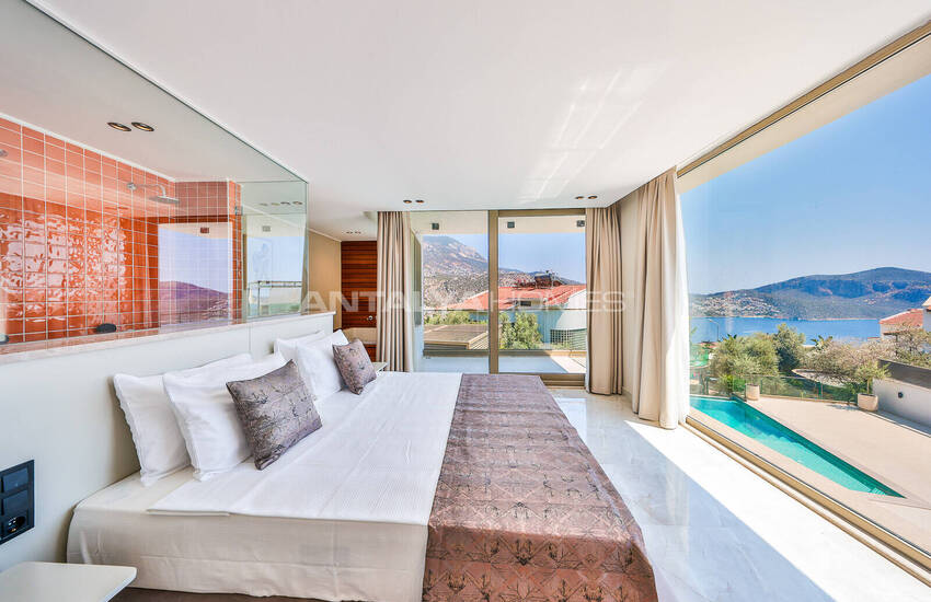 Antalya Kalkan'da Panoramik Deniz Manzaralı 4 Katlı Villa 40