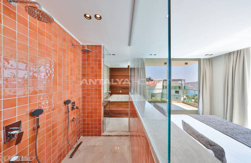 Antalya Kalkan'da Panoramik Deniz Manzaralı 4 Katlı Villa 45
