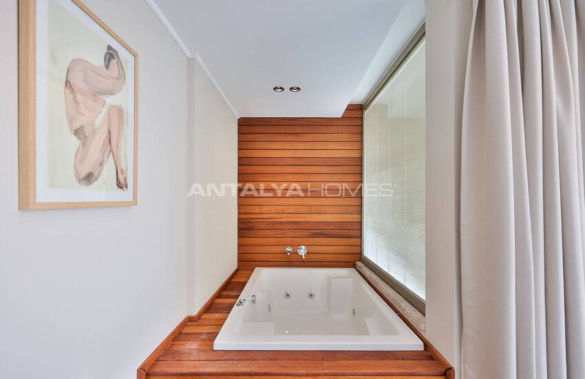 Antalya Kalkan'da Panoramik Deniz Manzaralı 4 Katlı Villa 75