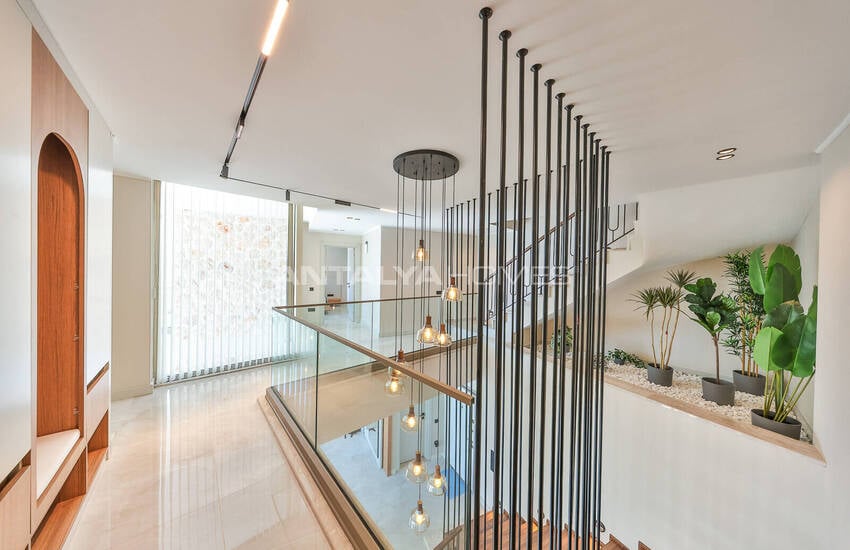 Antalya Kalkan'da Panoramik Deniz Manzaralı 4 Katlı Villa 70