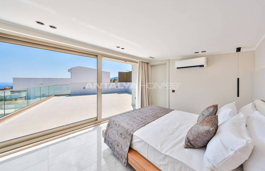 Antalya Kalkan'da Panoramik Deniz Manzaralı 4 Katlı Villa 39