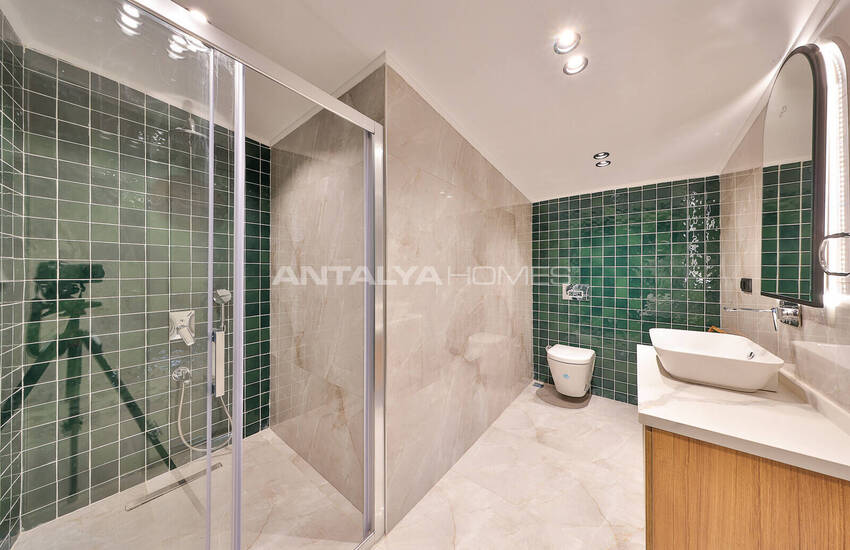 Antalya Kalkan'da Panoramik Deniz Manzaralı 4 Katlı Villa 51