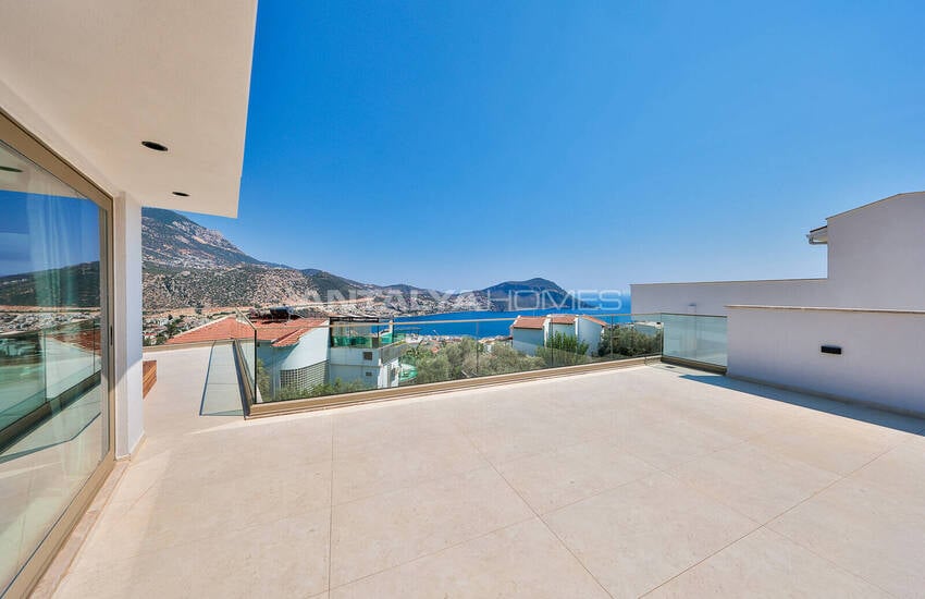 Antalya Kalkan'da Panoramik Deniz Manzaralı 4 Katlı Villa 79