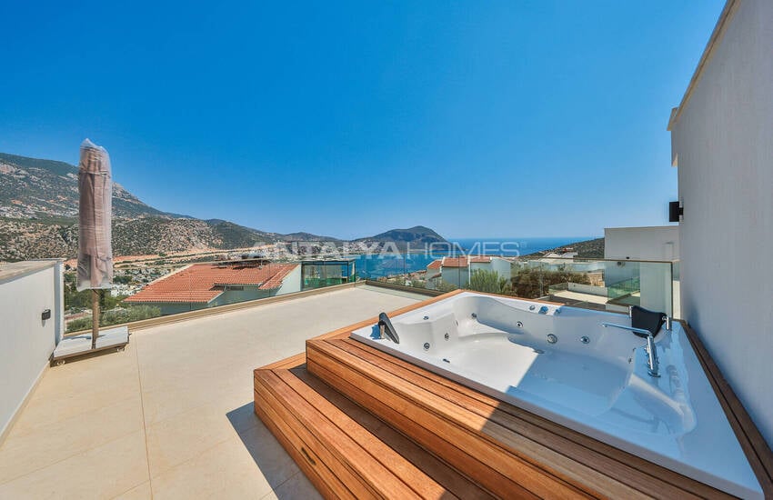 Antalya Kalkan'da Panoramik Deniz Manzaralı 4 Katlı Villa 77