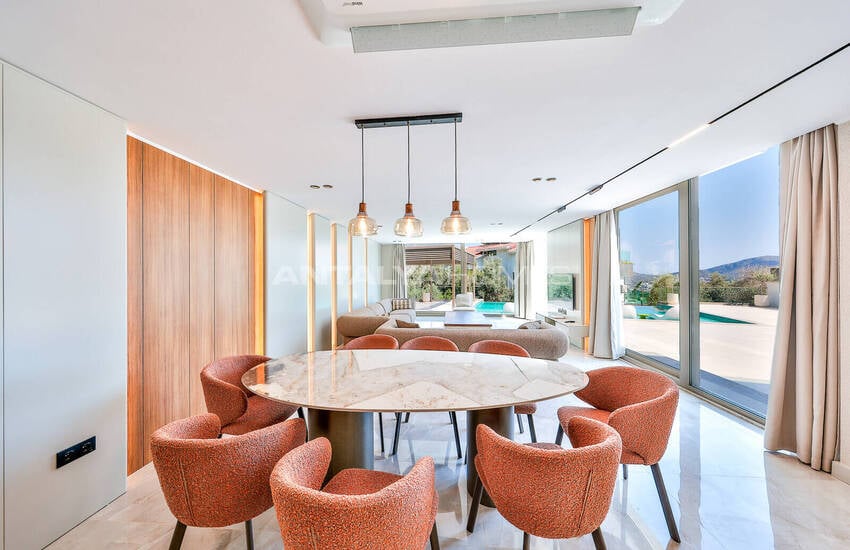 Antalya Kalkan'da Panoramik Deniz Manzaralı 4 Katlı Villa 31