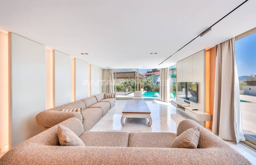 Antalya Kalkan'da Panoramik Deniz Manzaralı 4 Katlı Villa 30