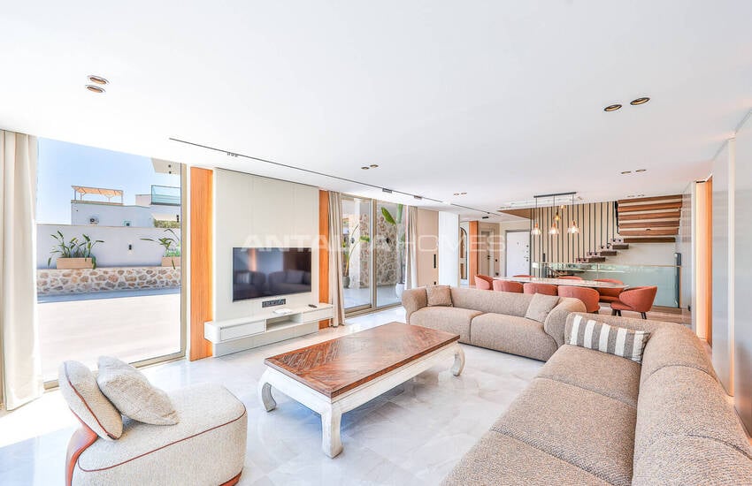 Antalya Kalkan'da Panoramik Deniz Manzaralı 4 Katlı Villa 27