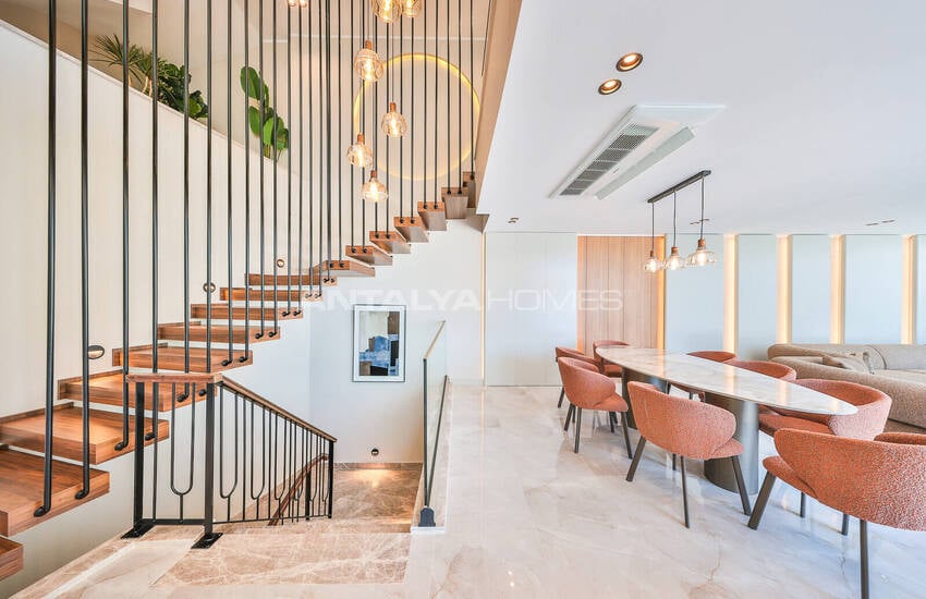 Antalya Kalkan'da Panoramik Deniz Manzaralı 4 Katlı Villa 32