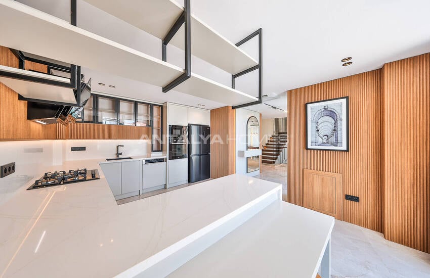 Antalya Kalkan'da Panoramik Deniz Manzaralı 4 Katlı Villa 34