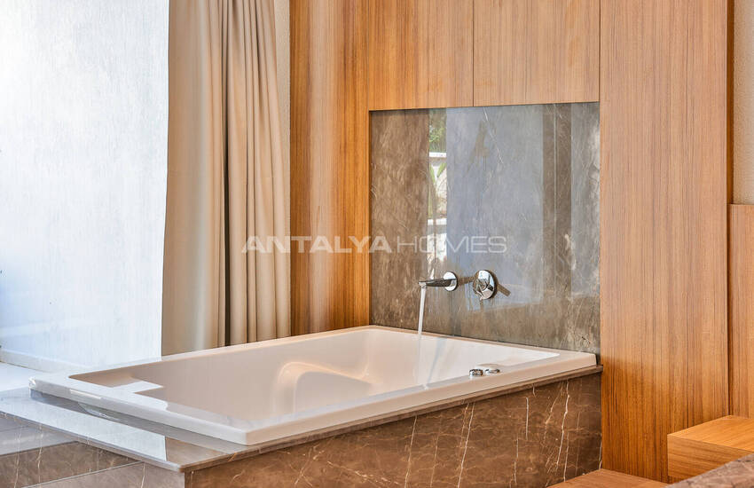 Antalya Kalkan'da Panoramik Deniz Manzaralı 4 Katlı Villa 53