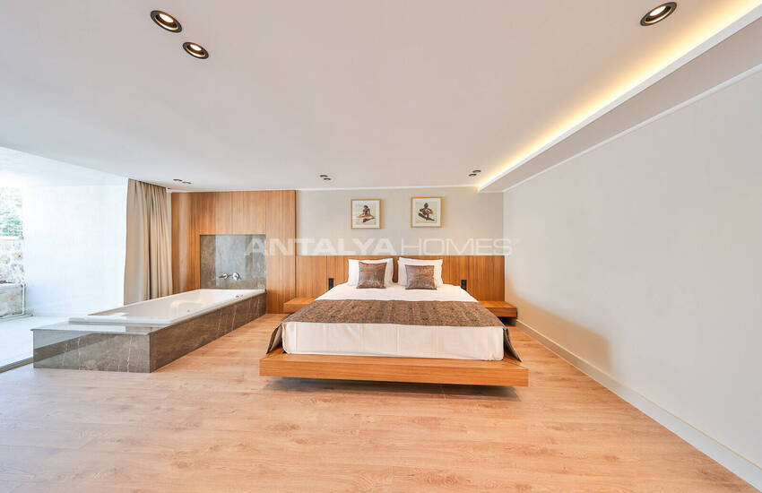 Antalya Kalkan'da Panoramik Deniz Manzaralı 4 Katlı Villa 36