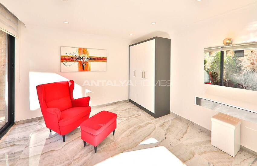 Kaş Kalkan'da Kesintisiz Deniz Manzaralı Havuzlu Villa 28