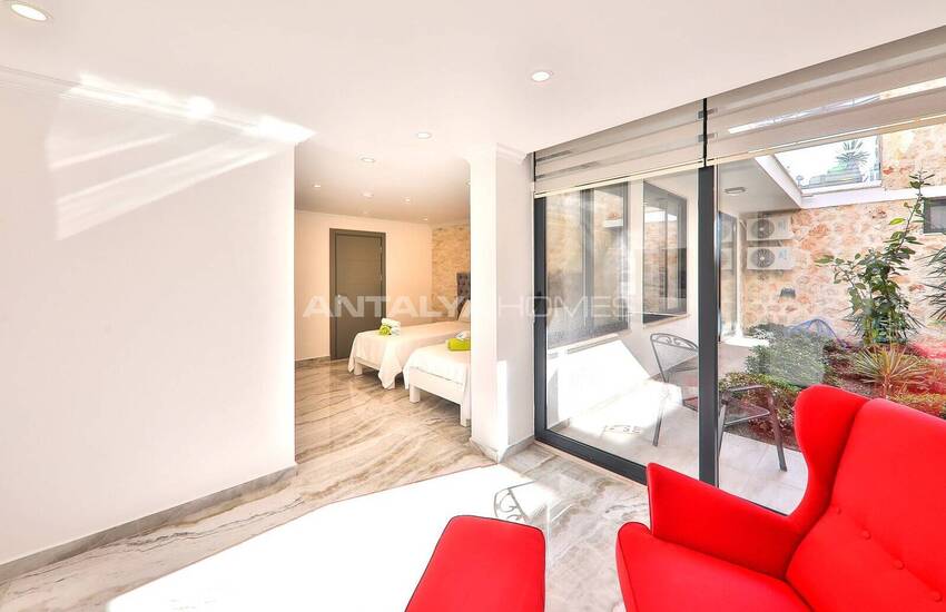 Kaş Kalkan'da Kesintisiz Deniz Manzaralı Havuzlu Villa 26