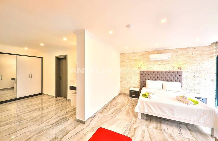 Kaş Kalkan'da Kesintisiz Deniz Manzaralı Havuzlu Villa 43